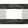 Nea - White Kadra plate in brushed brass metal 3 places