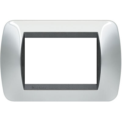 Living International - Placa de metal Lucenti de 3 plazas en cromo pulido
