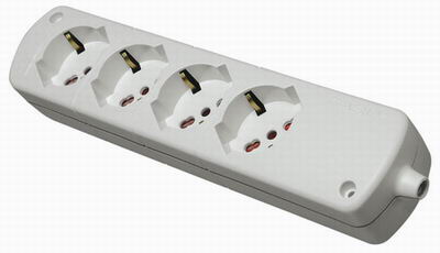 Multiple socket with 4 white CABLY universal sockets