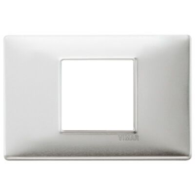 Plana - placa metálica con 2 plazas centrales en aluminio cepillado