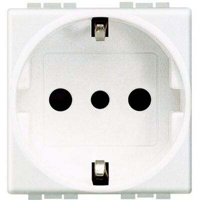 Luna - small German and Italian socket