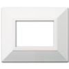 Serie 44 - placca Zama 44 in metallo 3 posti bianco ral 9010
