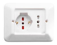 Delux - porcelain plate with bypass socket and universal socket